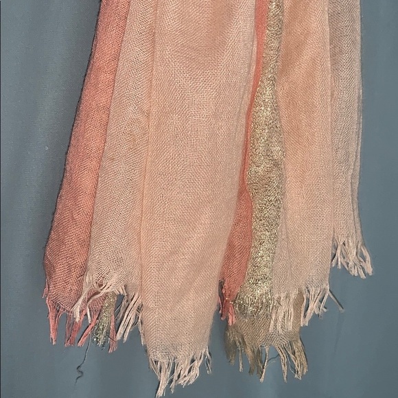 💕Elegant scarf or wrap- peach, pink, gold 🌟 - Picture 7 of 7